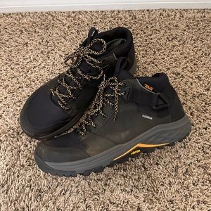 TEVA Men’s Hiking Boot - Grandview Gore-Tex - Size 9 - Lightly used